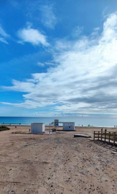 Bungalow Mit Meerblick Коста Калма Екстериор снимка